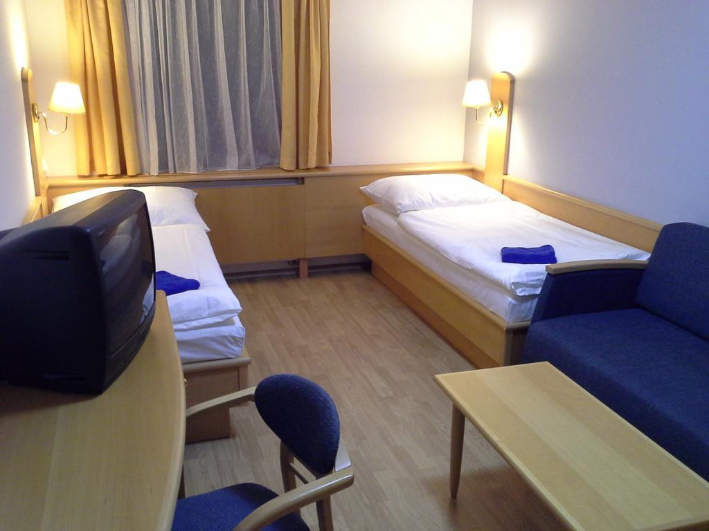 Hotel Laguna Τσέσκε Μπουντεγιόβιτσε Δωμάτιο φωτογραφία